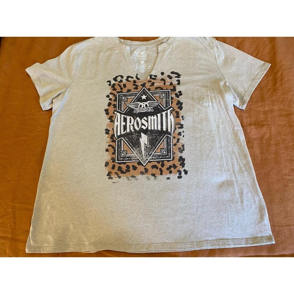 Aerosmith Band T Shirt XL V Neck Rag Doll Merch Music Tee sku52